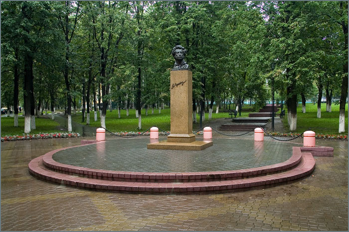 Памятник Пушкину. Город Дзержинский. Угреша