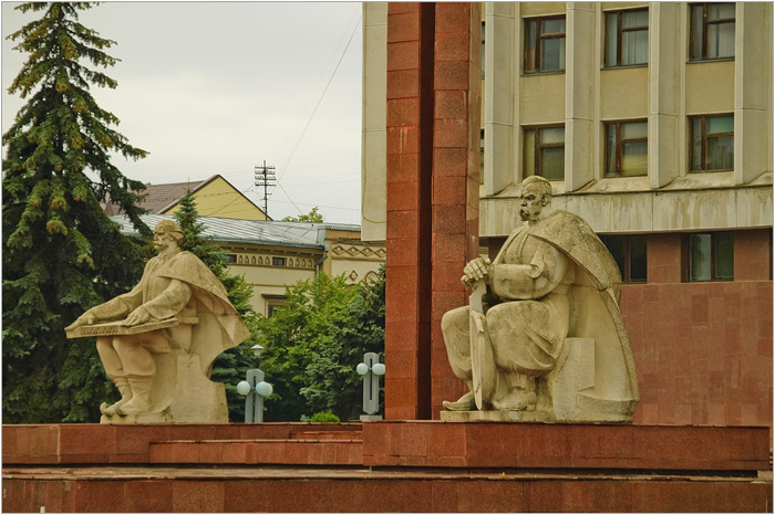 Ивано-Франковск. Украина. Фото города.