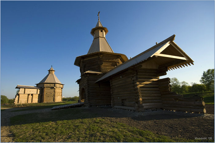 Коломенское Надвратная башня Николо - Карельского монастыря.