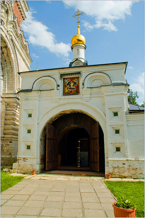 Святые врача Иоанно-Богословский монастырь